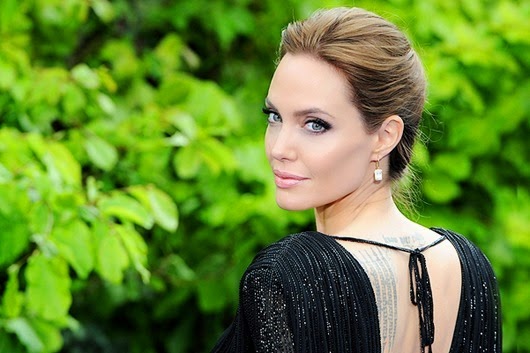 488492657EM009_MALEFICENT_C 488492657EM009_MALEFICENT_C