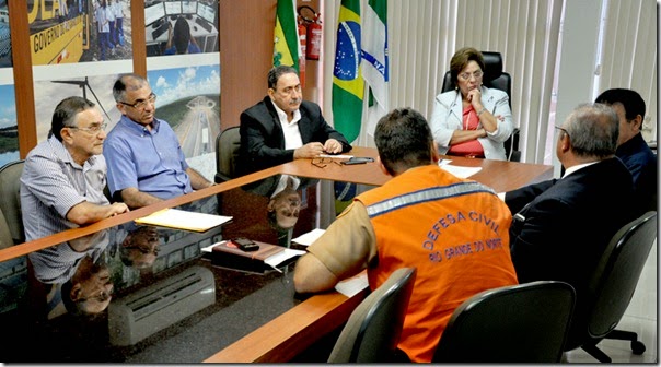 05 08 2014 Reunião com Prefeitos sobre a seca fot Vivian Galvão (1)