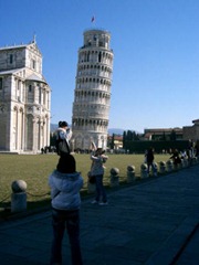 photographing-leaning-tower-pisa