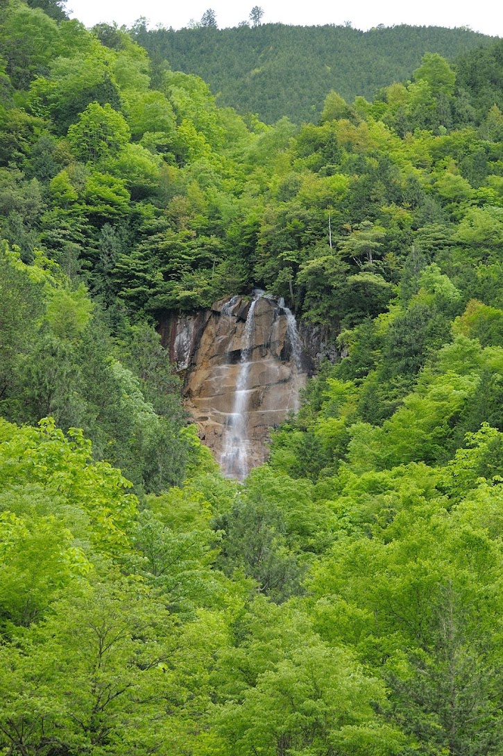 雨現の滝