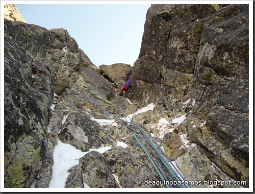 Corredor Nit de Carnestoltes 200m MD 80º IV (Puntes de la Vinyola 2752m, Puymorens) (Omar) 0959