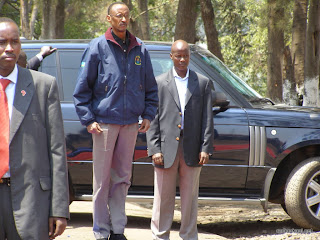Au milieu, le président rwandais Paul Kagame lors d'une visite à Goma en RDC.