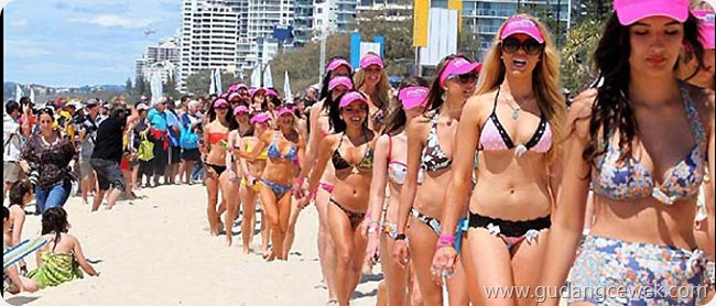 Parade Cewek Bikini Terpanjang di Dunia || gudangcewek.com