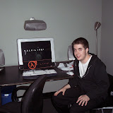 Steve About to Play Half-Life 2