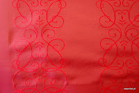 Luksusowa trudnopalna tkanina z haftem. "Tafta" butikowa. Na zasłony, poduszki, narzuty, dekoracje. Czerwona.