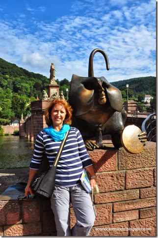 24-Heidelberg. Estatua de gato en Puente de Karl Theodor (Alte Brucke) - DSC_0114