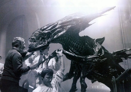 [behind-scenes-famous-movies-13%255B2%255D.jpg]