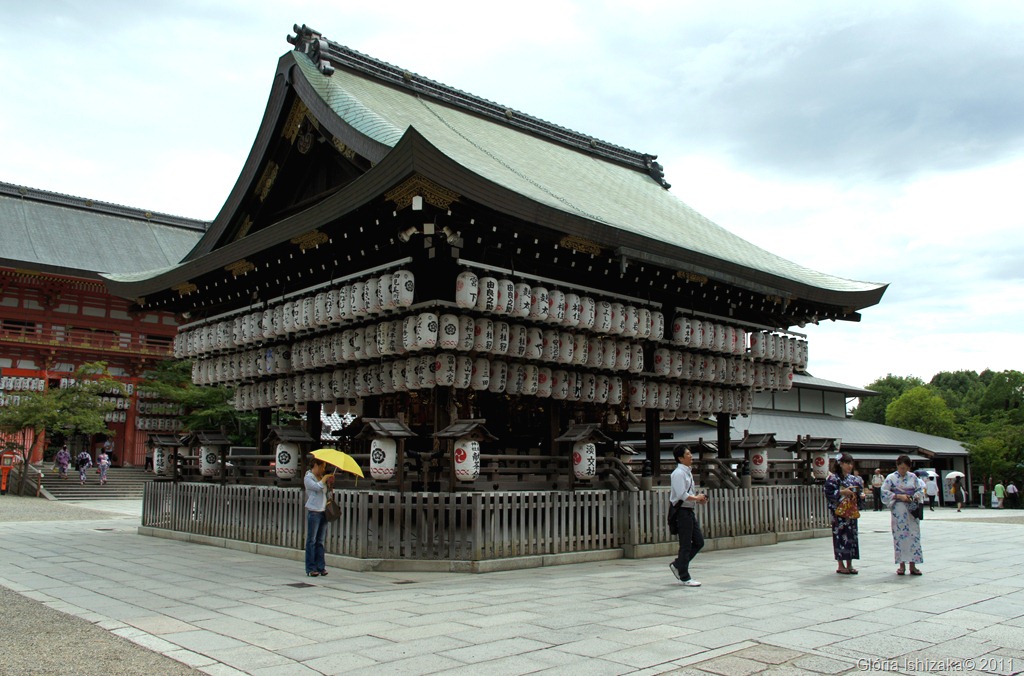 [19%2520-%2520Gl%25C3%25B3ria%2520Ishizaka%2520-%2520Yasaka%2520Shrine%2520-%2520Kyoto%255B15%255D.jpg]