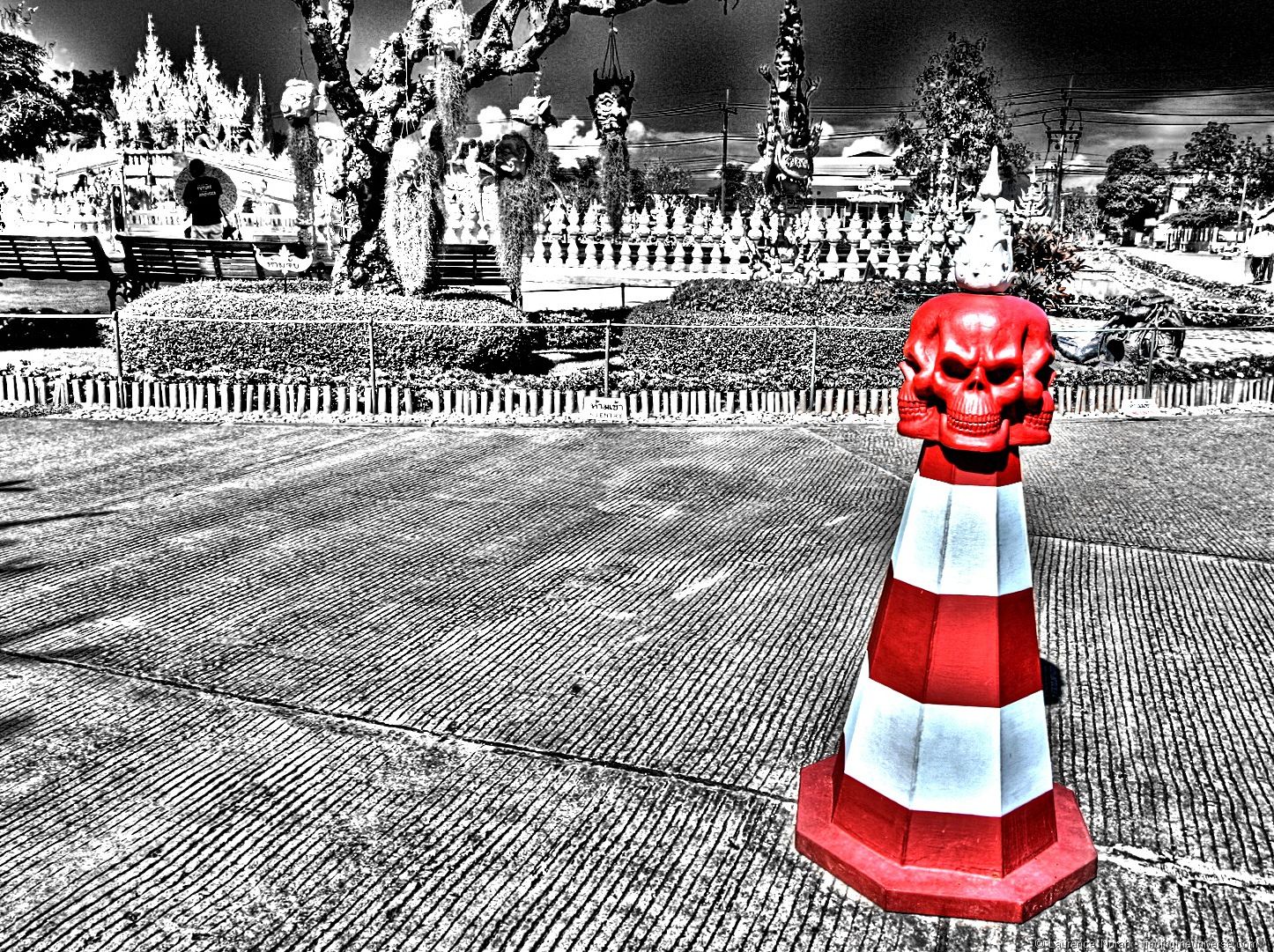 [Insane%2520traffic%2520cone%2520skull%2520white%2520temple%2520chiang%2520Rai%2520Thailand%255B6%255D.jpg]