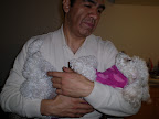 SHAINA en lo brazos de su papá