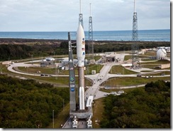 NASA foguete na torre de lancamento NASA foguete na torre de lancamento