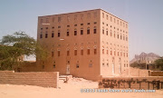 A typical mansion in Azzan, Shabwa. مدينة عزان بمحافظة شبوة