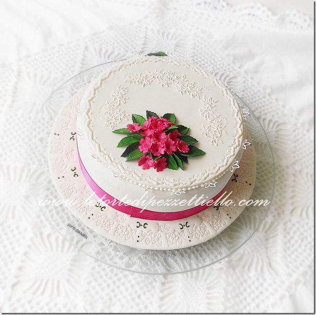 Torta Broderie anglaise