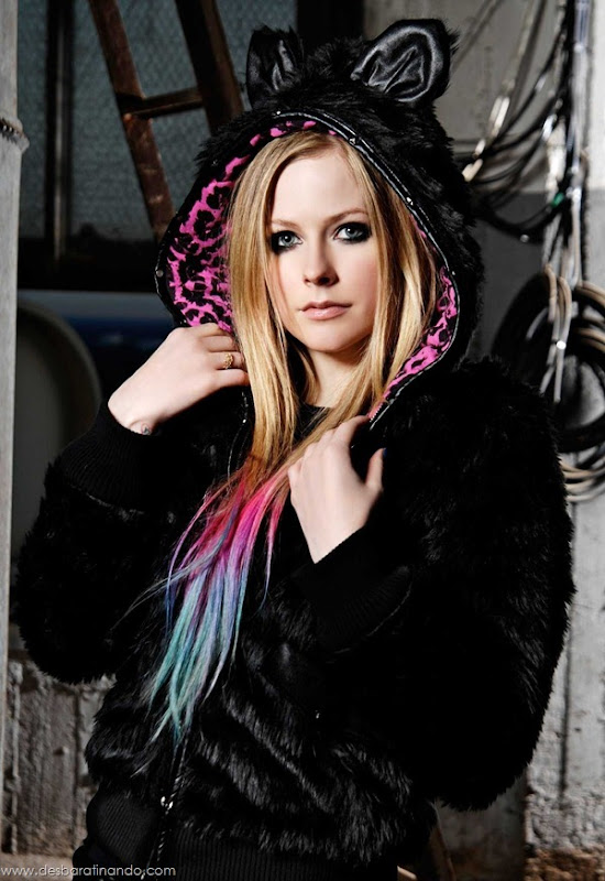 avril-lavigne-linda-sensual-sexy-nude-biquine-bikine-desbaratinando-sexta-proibida (8)