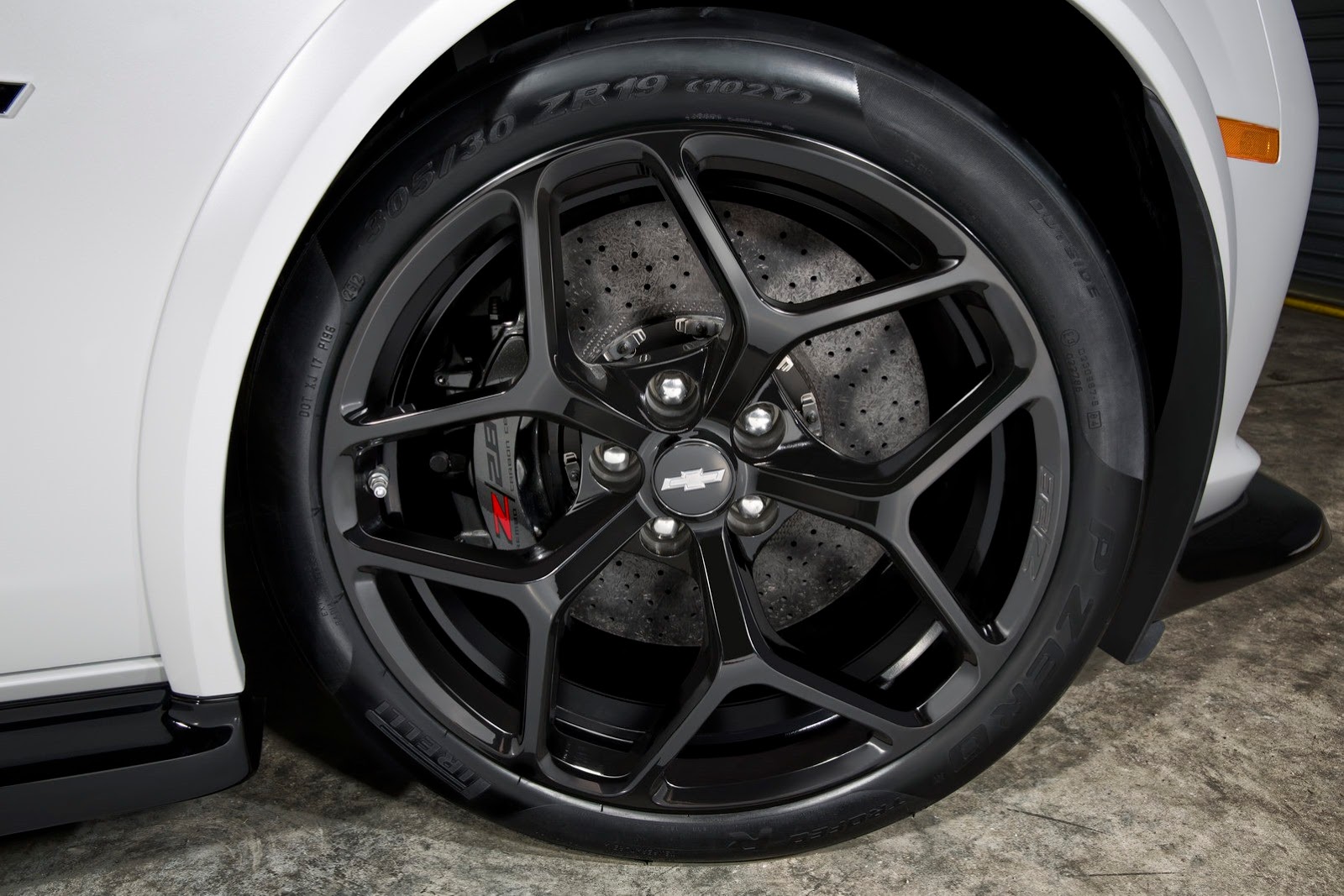 [2015-Chevrolet-Camaro-Z28-21%255B2%255D.jpg]