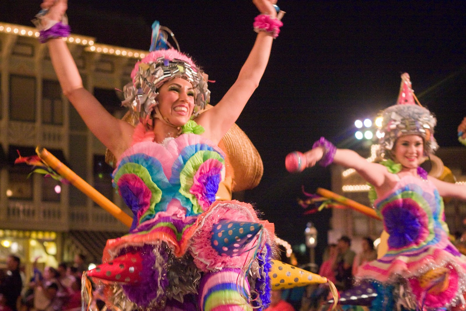 [soundtastic%2520parade%2520dancer%25206%255B4%255D.jpg]