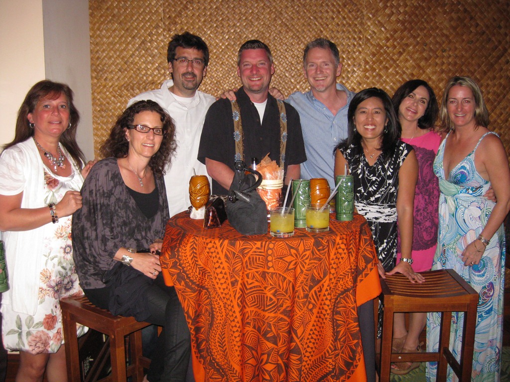[kaui_dinner_group%255B3%255D.jpg]