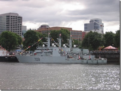 IMG_7022 HMCS Saskatoon (MM 709), HMCS Brandon (MM 713) and HMCS Nanaimo (MM 702) in Portland, Oregon on June 10, 2007