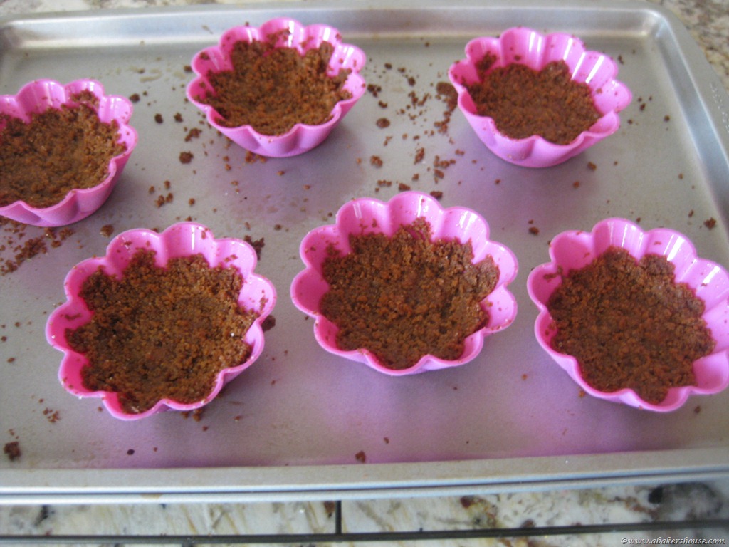 [gingersnap%2520crust%2520baked%255B7%255D.jpg]