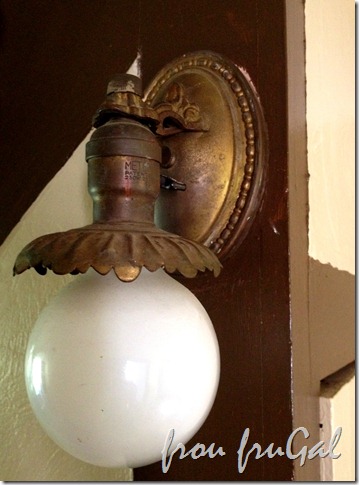 Vintage Hallway Light IMG_4134-001