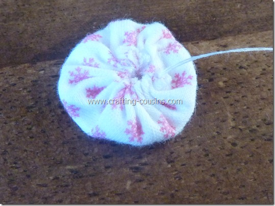 Crafty Cousins' tutorial for yo yo flower bobby pins (8)