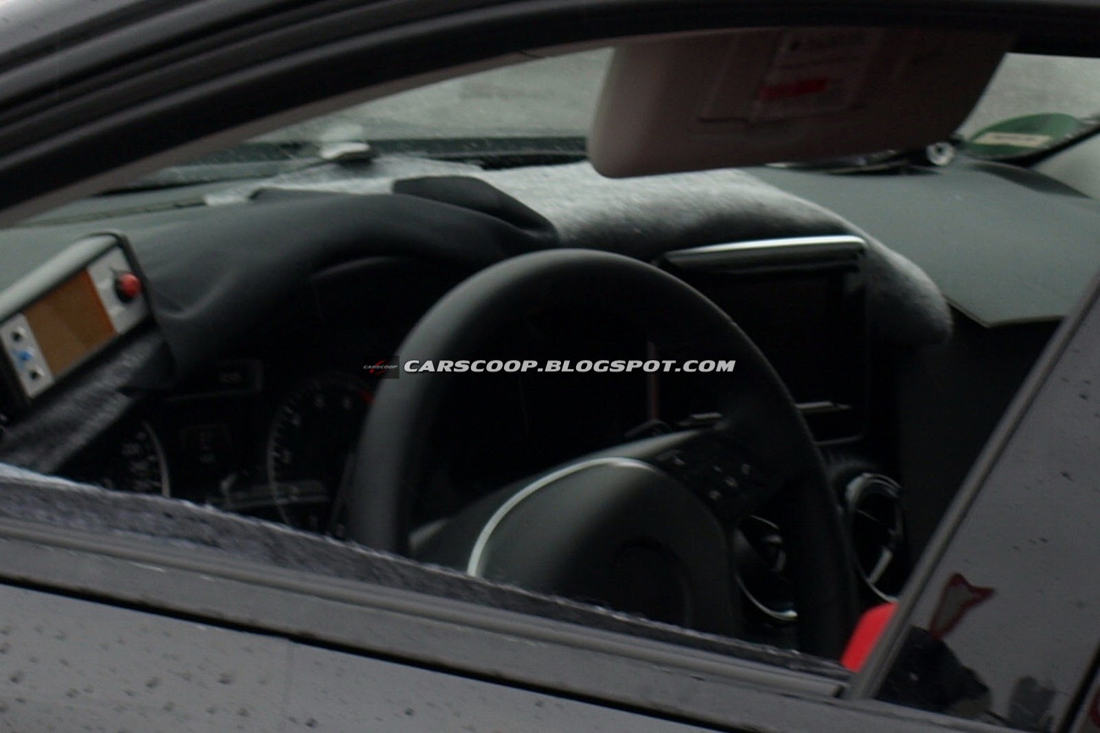 [New-Mercedes-GLA-Carscoop-654%255B3%255D.jpg]
