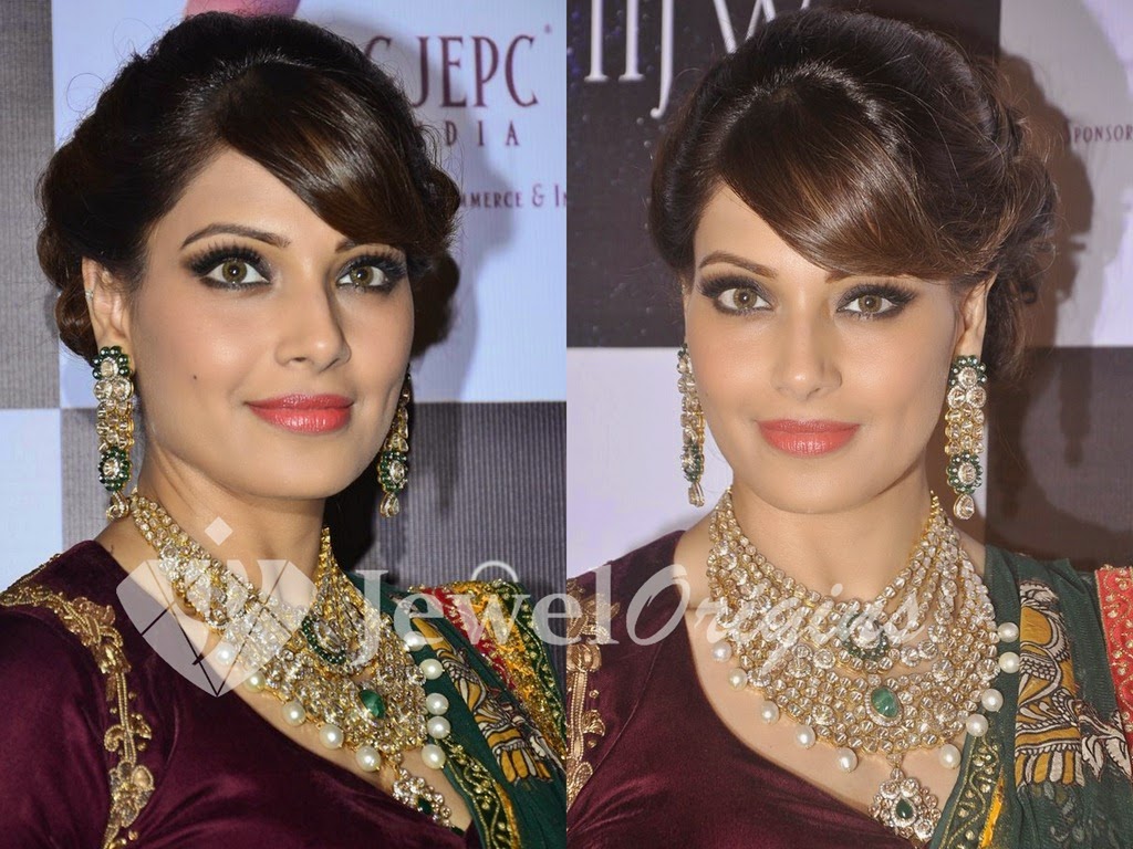 [Bipasha_Basu_PC_Jewellers%25283%2529%255B4%255D.jpg]