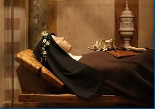 Jenazah jenazah yang di awetkan 06 Jenazah jenazah yang di awetkan 06