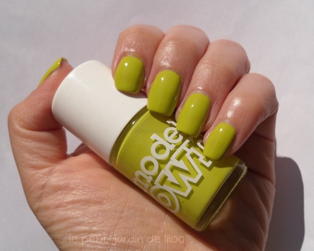 [004-models-own-aciiied-nail-polish-swatch-review%255B4%255D.jpg]