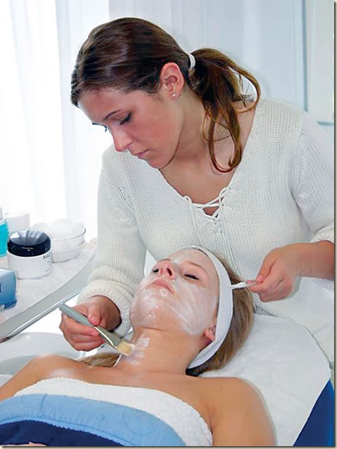 La cosmética por el cuidado de la cutis de los granos