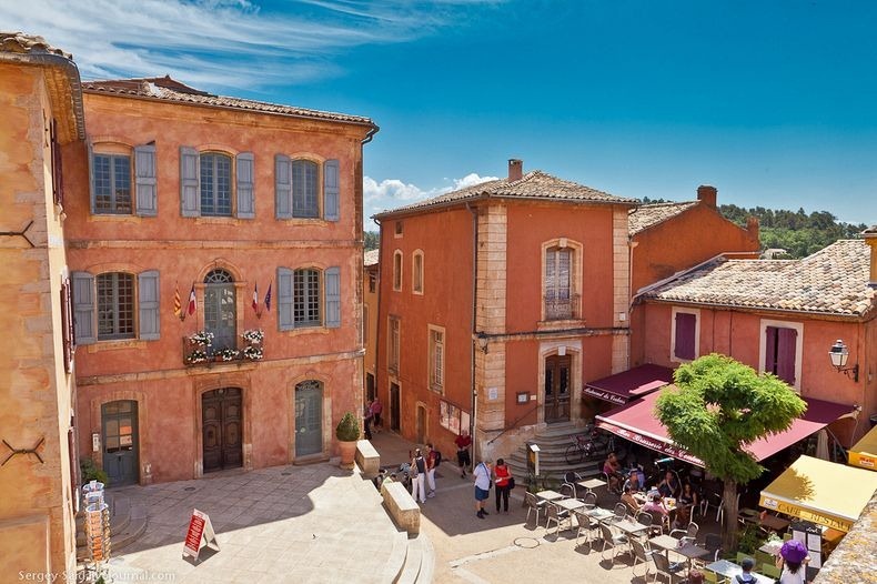  أجمل القرى العالمية (روسيليون)  Roussillon-3%255B2%255D