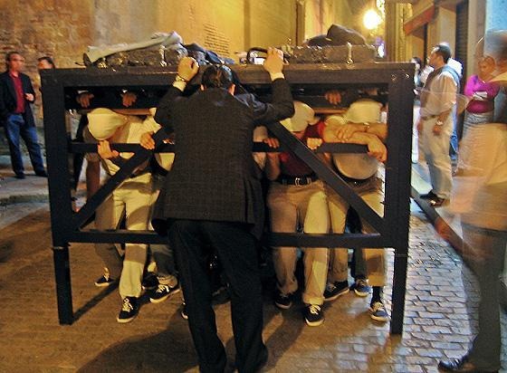 [1479358-Semana_Santa-Sevilla4.jpg]