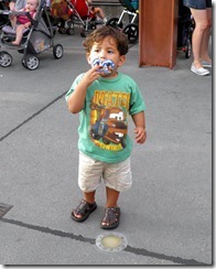 [9.11.12-gio-with-stickers-on-his-fac%255B1%255D%255B1%255D.jpg]