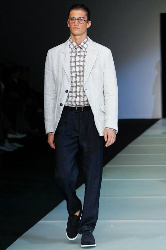 Milan Fashion Week Primavera 2012 - Giorgio Armani (11)