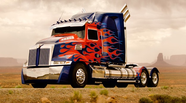 Így fog kinézni az újraálmodott Optimus Prime a Transformers 4-ben