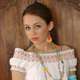 29932_mileycyrus_anthonycutajar19_122_597lo_2.jpg