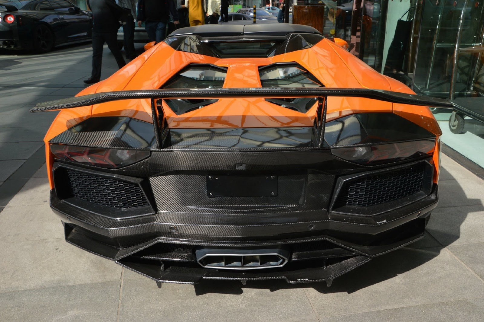 [DMC-Lamborghini-Aventador-SV-Roadster-5%255B2%255D.jpg]