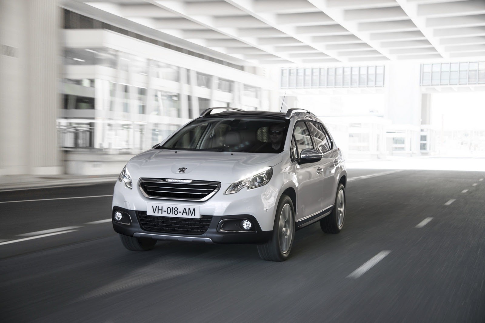 Peugeot-2008-18[2].jpg