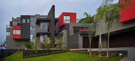 Casa lam reformada por Nico Van der Meulen Arquitectos, en