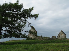 some remaining cottage stones on a hill at the start of day five.