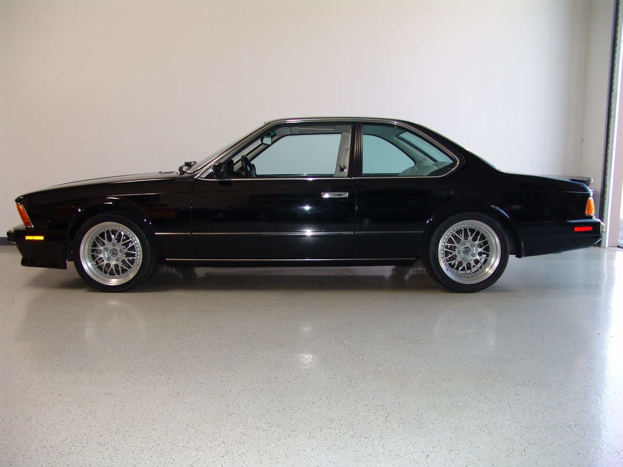 [1988-BMW-M6-Carscoop8%255B2%255D.jpg]