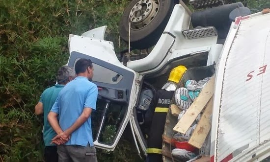 acidente caminhão