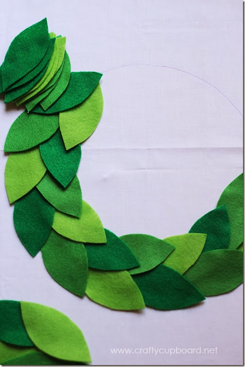 Holly Wreath Leaf Layout Holly Wreath Leaf Layout