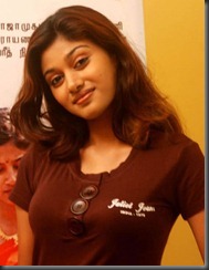 oviya latest still2