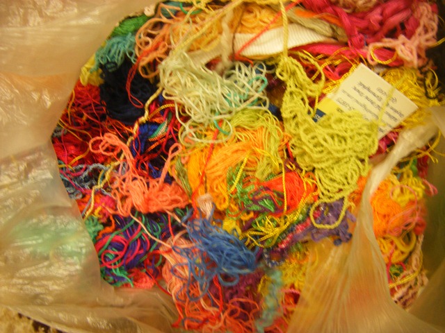 [thread%2520scraps%255B4%255D.jpg]