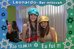 Fotos do evento Leonardo - 13.08.11. Foto numero 11 da Social Click Fotografia Digital, do Rio de Janeiro, RJ, que faz fotos divertidas, fotos malucas, fotos com fantasias, fotos na hora, fotografia maluca, fotografia divertida com molduras personalizadas. fotos divertidas malucas foto maluca animadas animado rj rio de janeiro divertida fantasia animada fotografias casamento cidade www fotografos