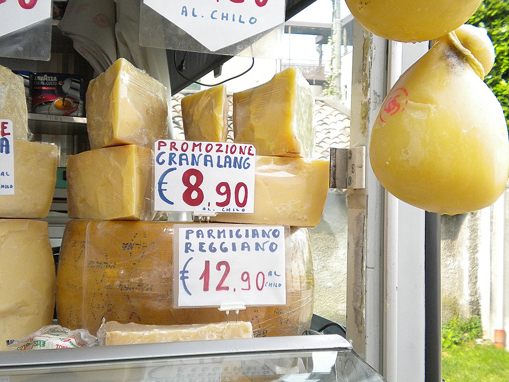 [DSCN0952.jpg&description=Il Mercato–The Market')]