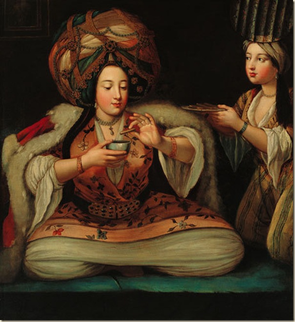 Femme buvant son café
