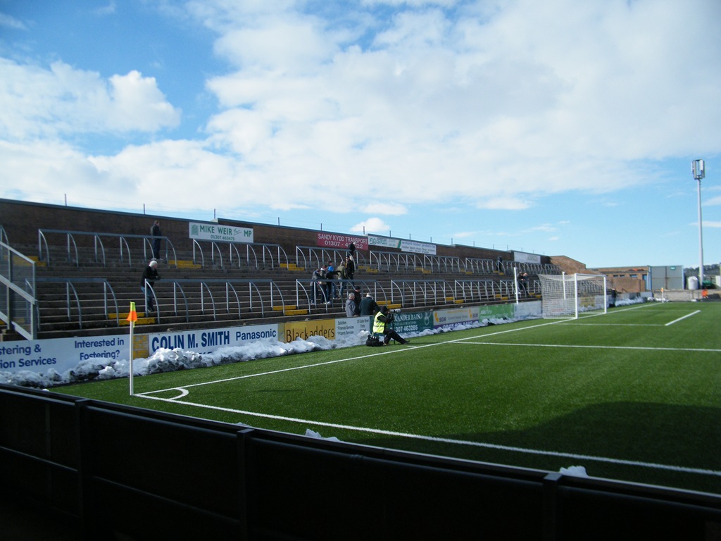 [Forfar-V-Arbroath-30-3-13-353.jpg]