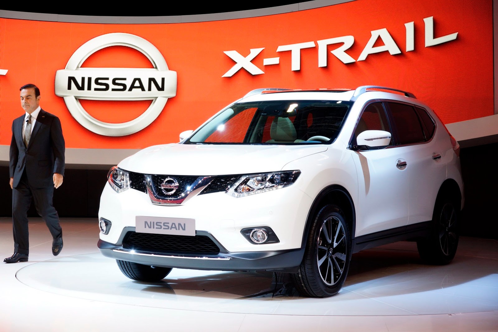 [2014-Nissan-Rogue-X-Trail-SUV-4%255B2%255D.jpg]